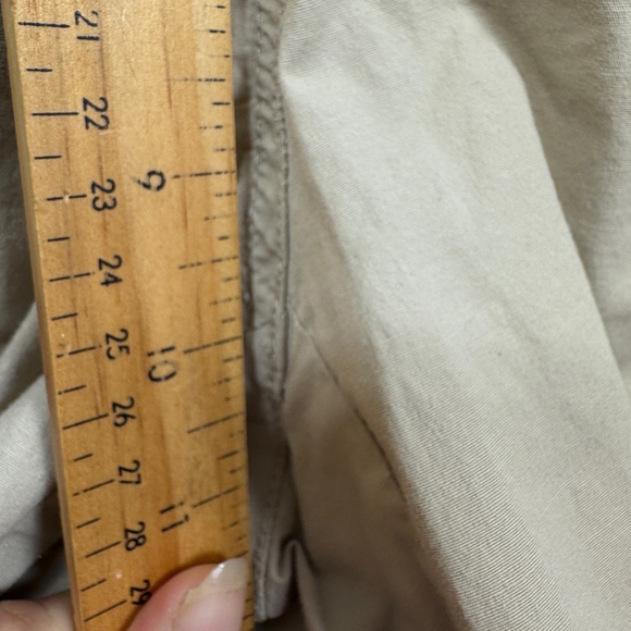 Chico's Capri Pants Womens Size Medium Beige Hiking Cargo Casual Lightweight - Picture 3 of 9